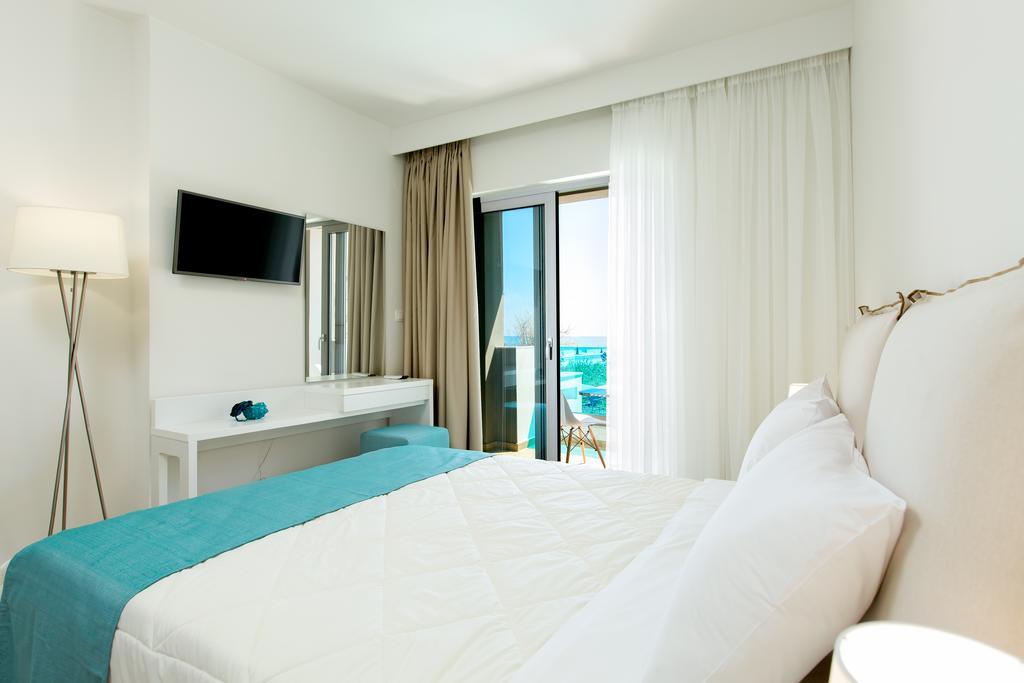 Golden Coast Seaside Apartments Rétino Habitación foto
