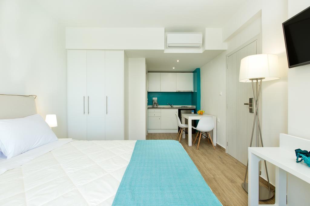 Golden Coast Seaside Apartments Rétino Habitación foto