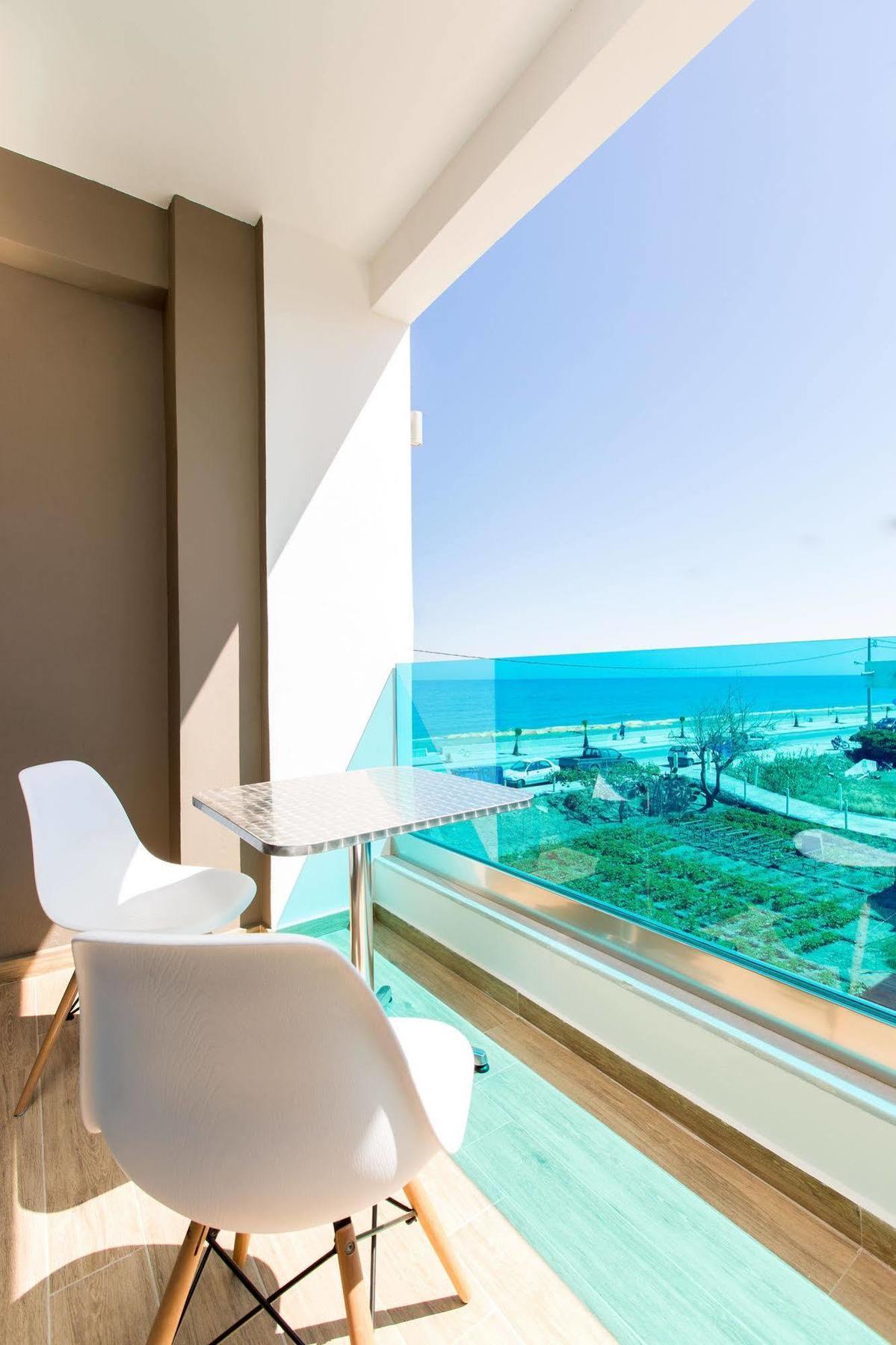 Golden Coast Seaside Apartments Rétino Exterior foto